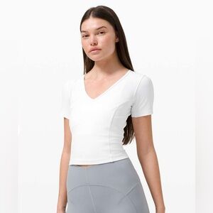 Lululemon Nulu Cropped Slim Yoga Tee in White Size 8